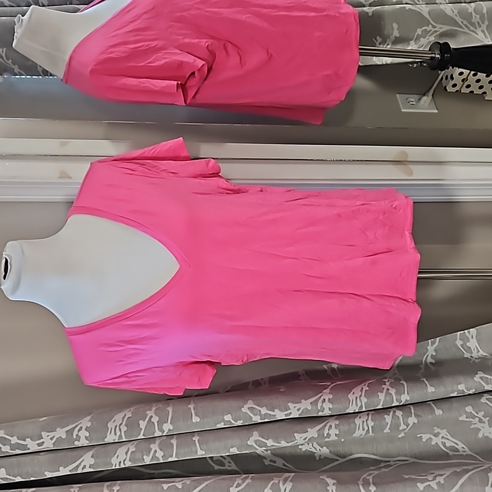 Express Fitted V-Neck Tee